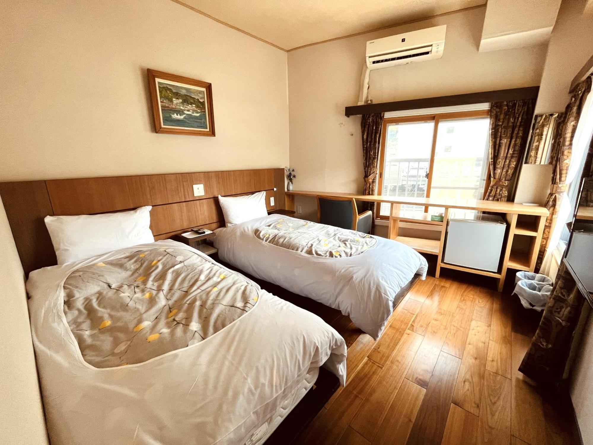 Izu-No-Umi Hotel Atami  Exterior photo